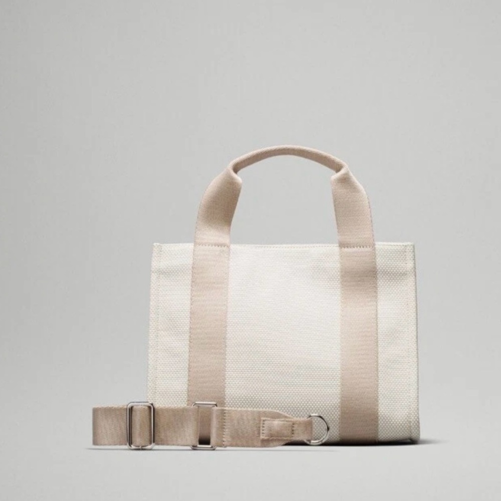 lululemon athletica Women's two tone canvas Bag - Cream & Beige NWT - Picture 3 of 8